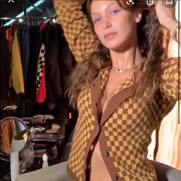 Gimaguas Sweater (did not sell the other post ) - Picture 4 of 4